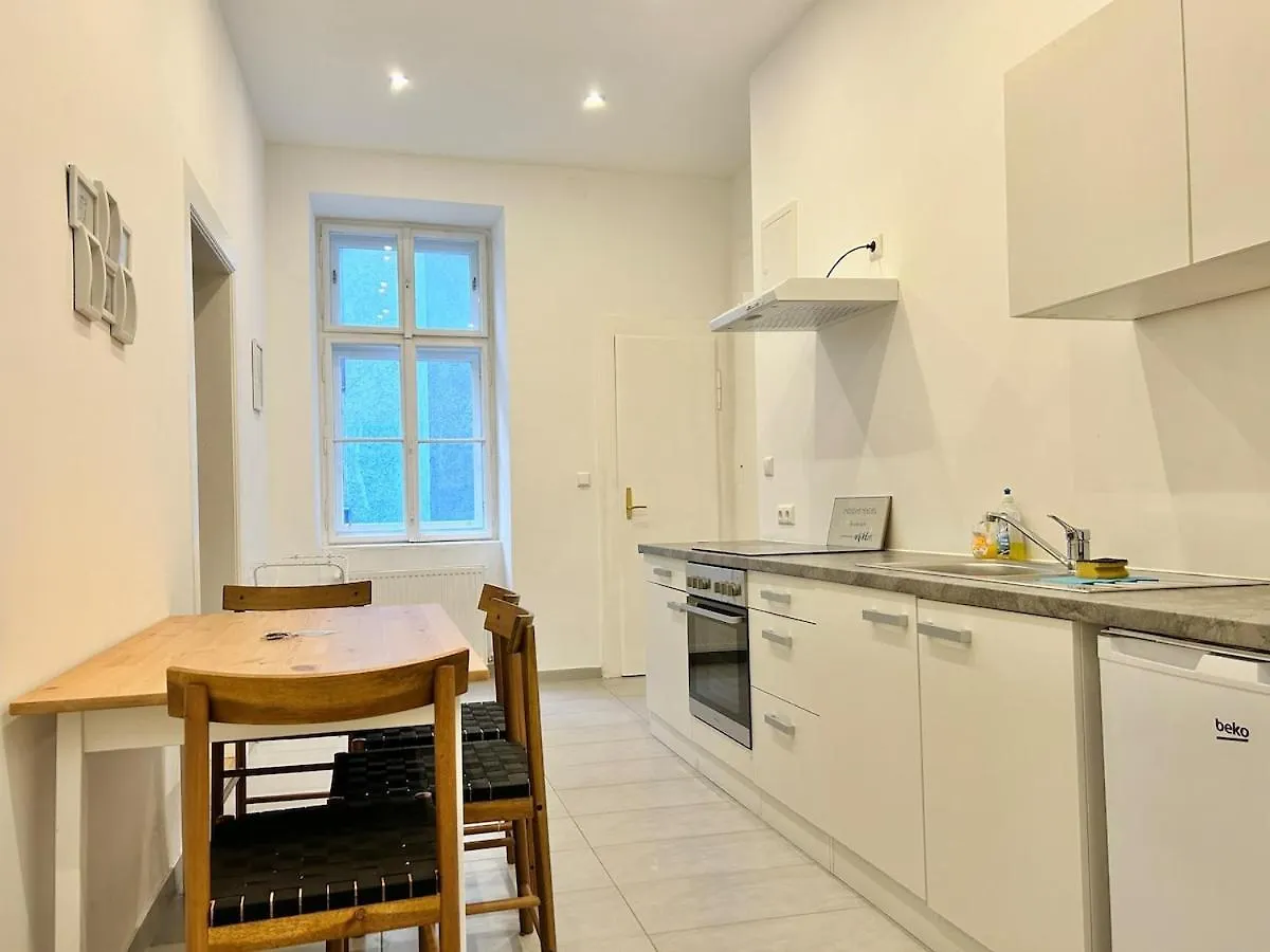 Calm & Sunny Apartment With Free Parking Vienna