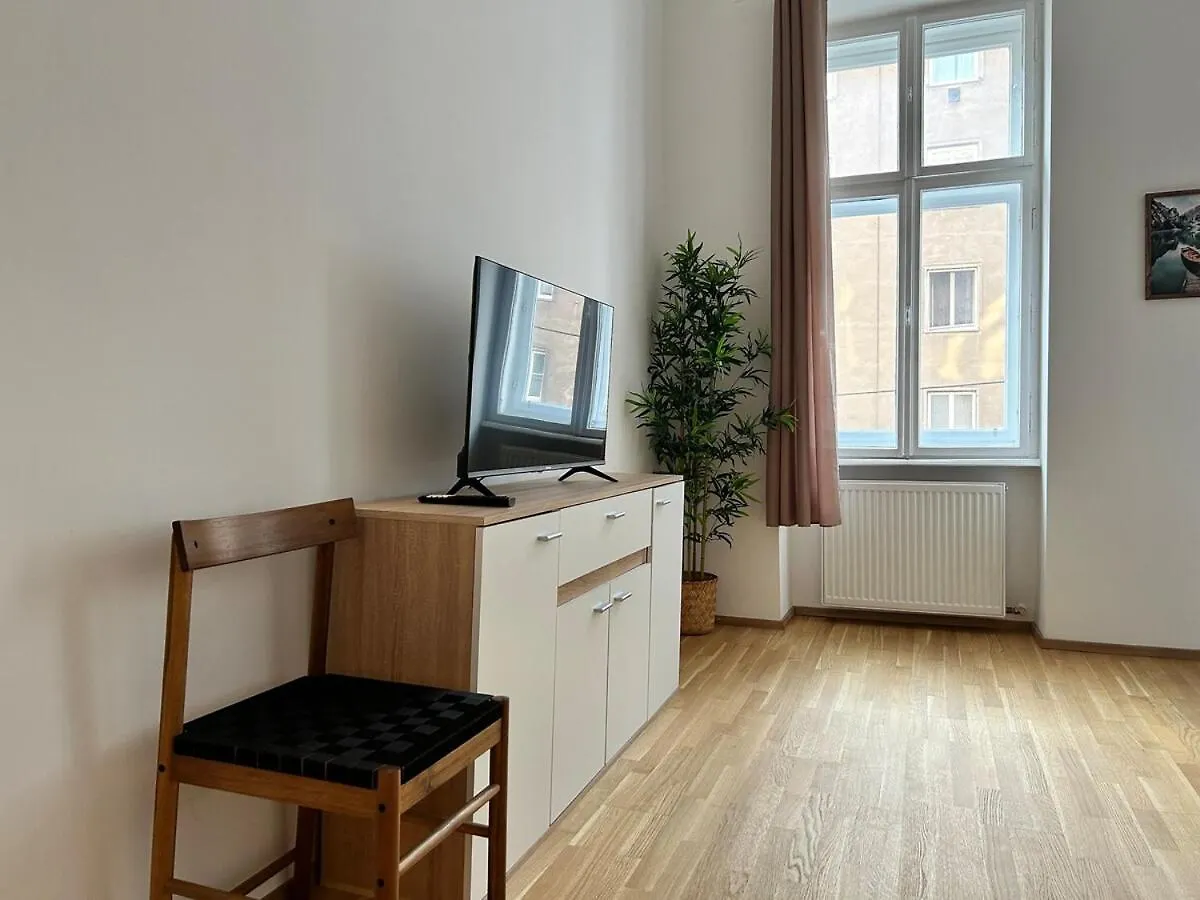 Calm & Sunny Apartment With Free Parking Vienna